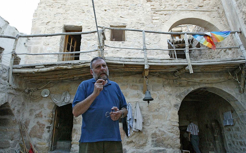 Un'immagine di Padre Dall'Oglio risalente ad alcuni anni fa
