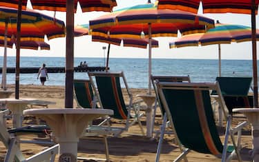 OMBRELLONI, SPIAGGIA A JESOLO (Alberto Cattaneo / Fotogramma/Fotogramma, MILANO - 2011-07-28) p.s. la foto e' utilizzabile nel rispetto del contesto in cui e' stata scattata, e senza intento diffamatorio del decoro delle persone rappresentate