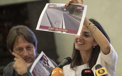 Raggi sindaco da un anno: “Ho agito in buona fede, Grillo mi sostiene”