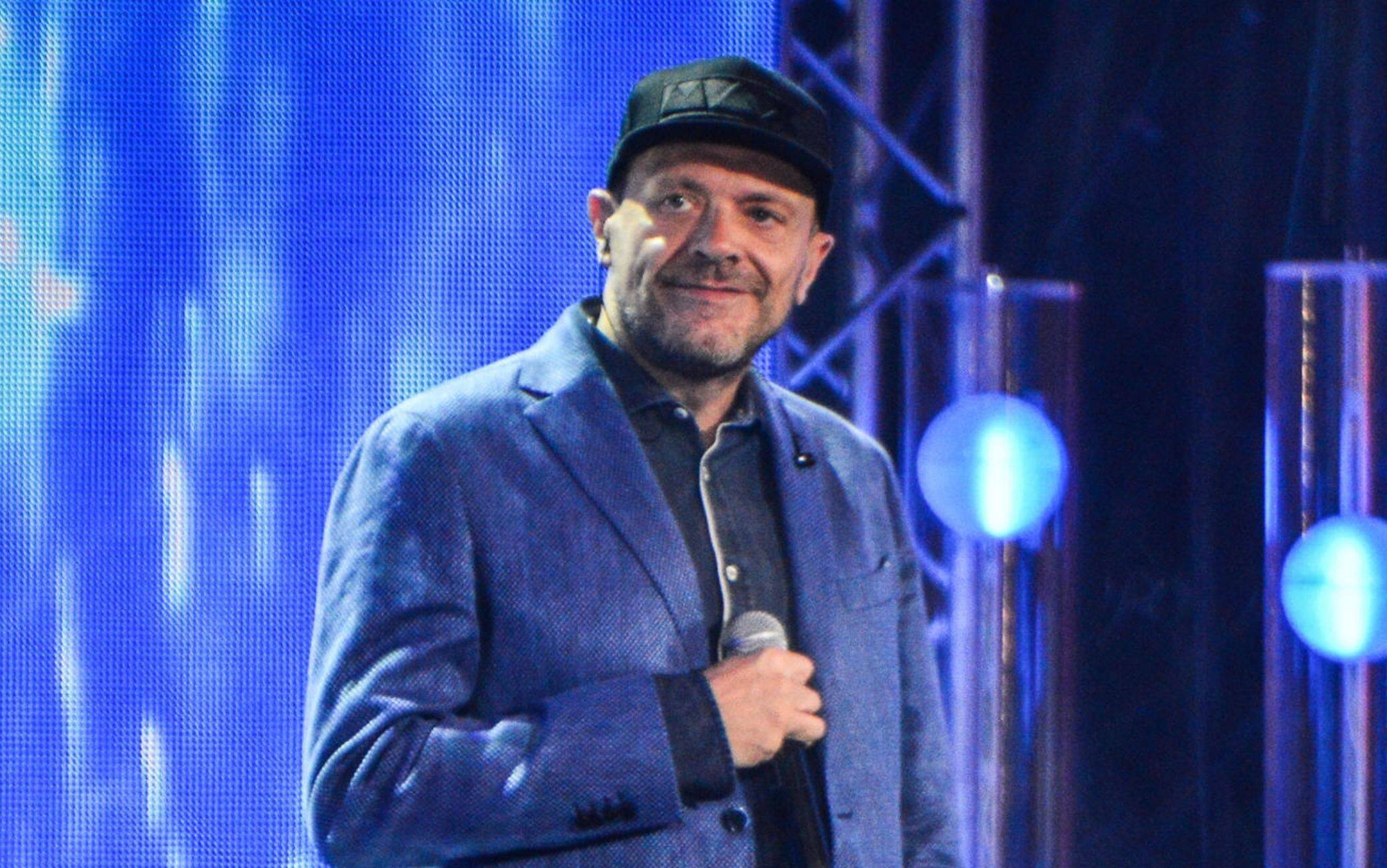 Max Pezzali a Bologna: Voglio solo farvi cantare