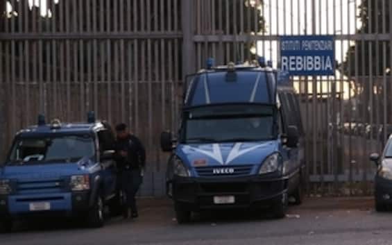 Roma, partorisce bimbo e lo getta nel water: arrestata