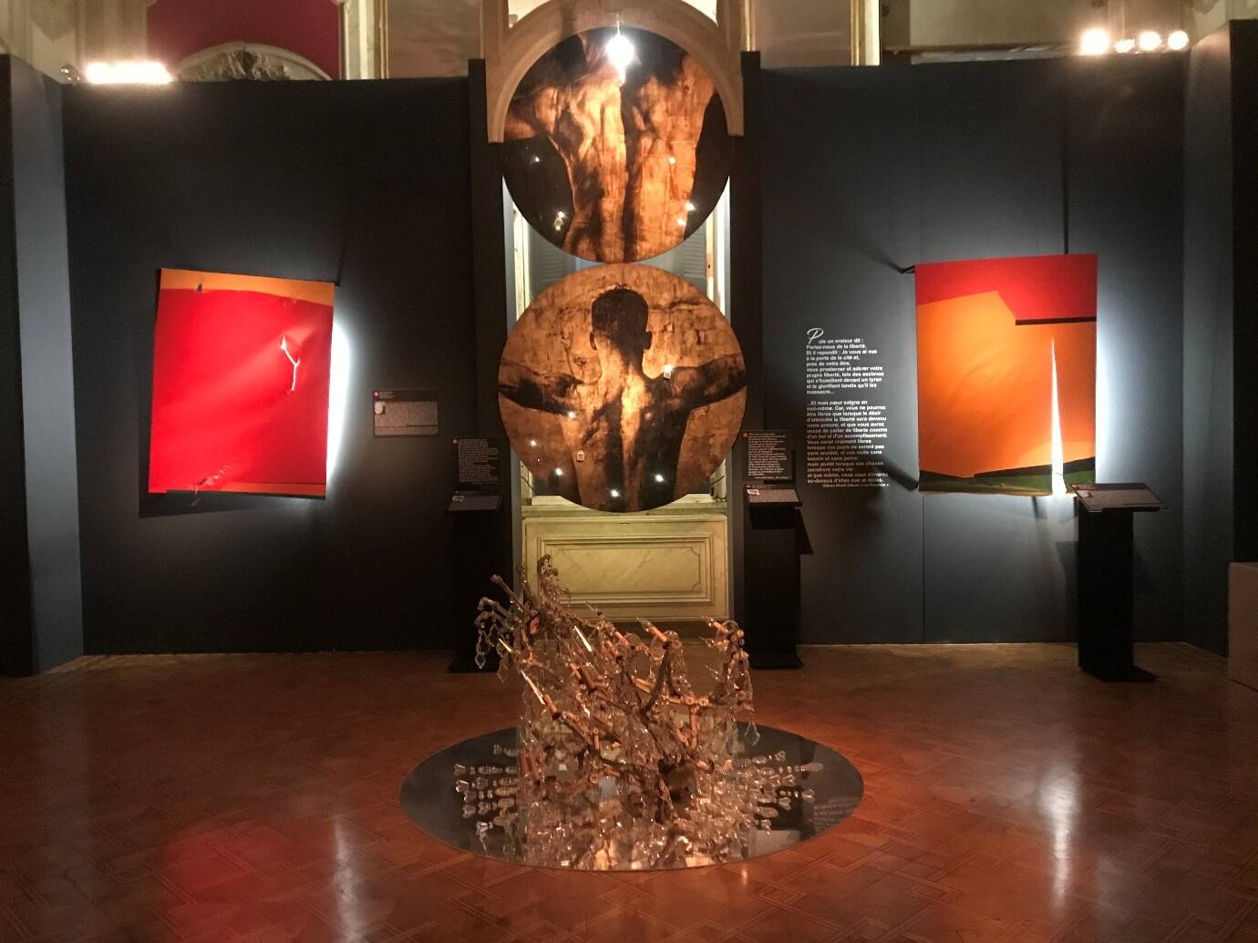 veduta-della-mostra-LArt-Blessé-presso-Villa-Audi-a-Beirut.-Courtesy-Villa-Audi.jpg