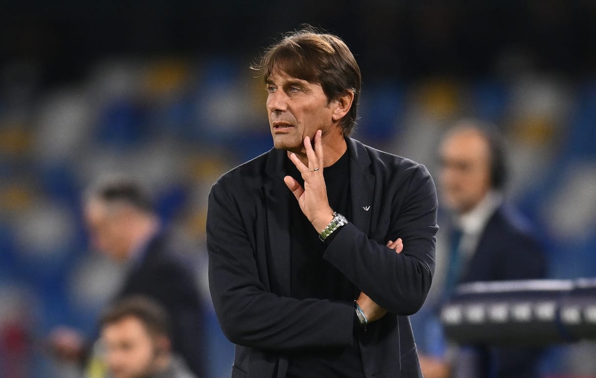 https://static.sky.it/editorialimages/3b048c9ca7ae90e3bef0913195bdf78584f4d95f/skysport/it/calcio/serie-a/2025/11/01/napoli-como-conte-intervista-video/conte_getty_2.jpg?im=Resize,width=1218