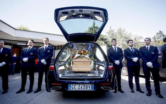 morte emilio fede i funerali a milano la figlia sveva la sua ultima diretta