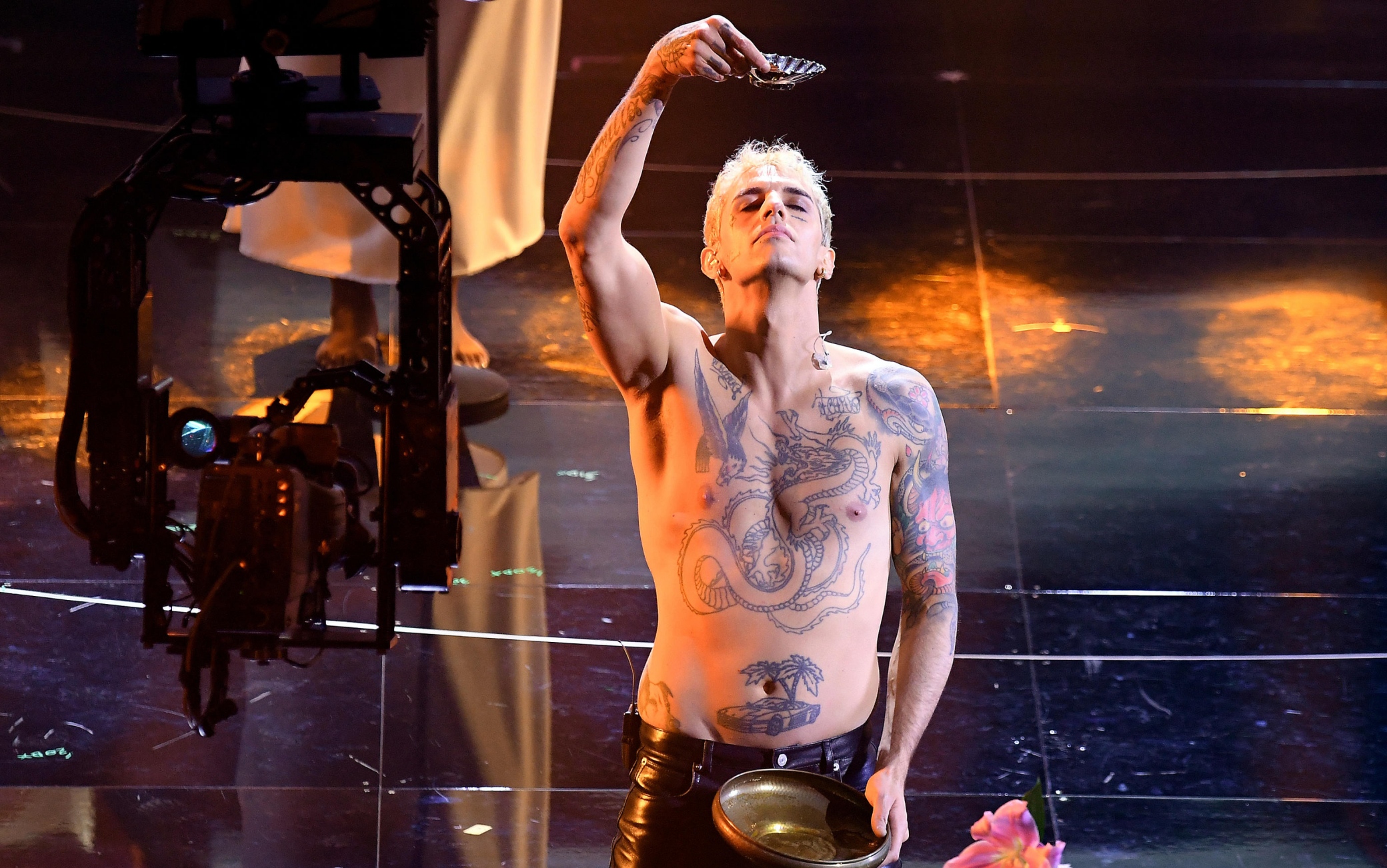 Di Cosa Parla La Canzone Di Achille Lauro Esce 'Comuni mortali' di Achille Lauro. Ecco le frasi più belle delle