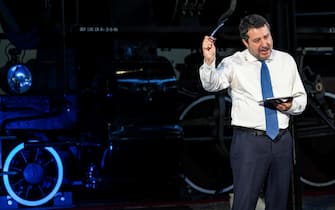 Il ministro delle Infrastrutture, Matteo Salvini, al museo ferroviario di Pietrarsa, Napoli, 08 aprile 2024.
ANSA/CESARE ABBATE