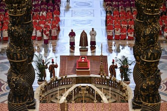 ITALY - 2025/4/23 Pope Francis' coffin is transferred to St P