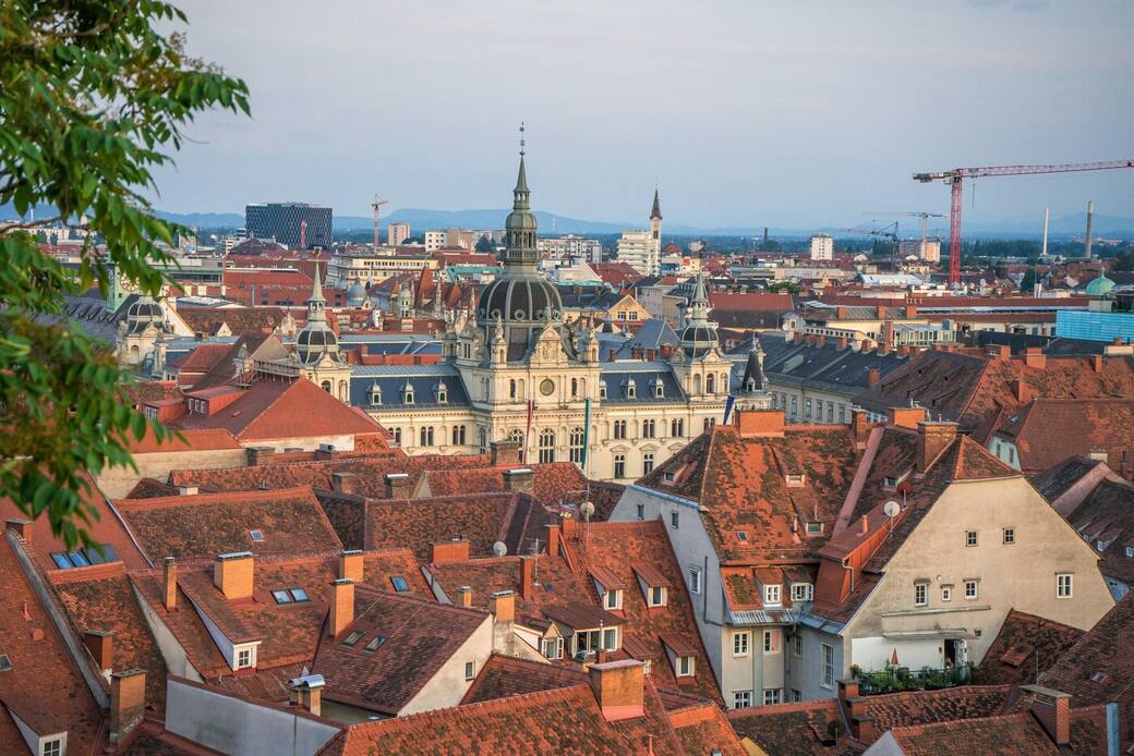 Graz, Austria. Foto di Leonhard Niederwimmer su Unsplash