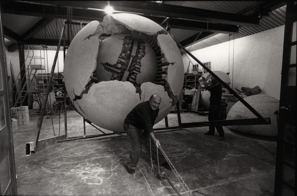 Arnaldo Pomodoro, 1991. Foto di Carlo Orsi