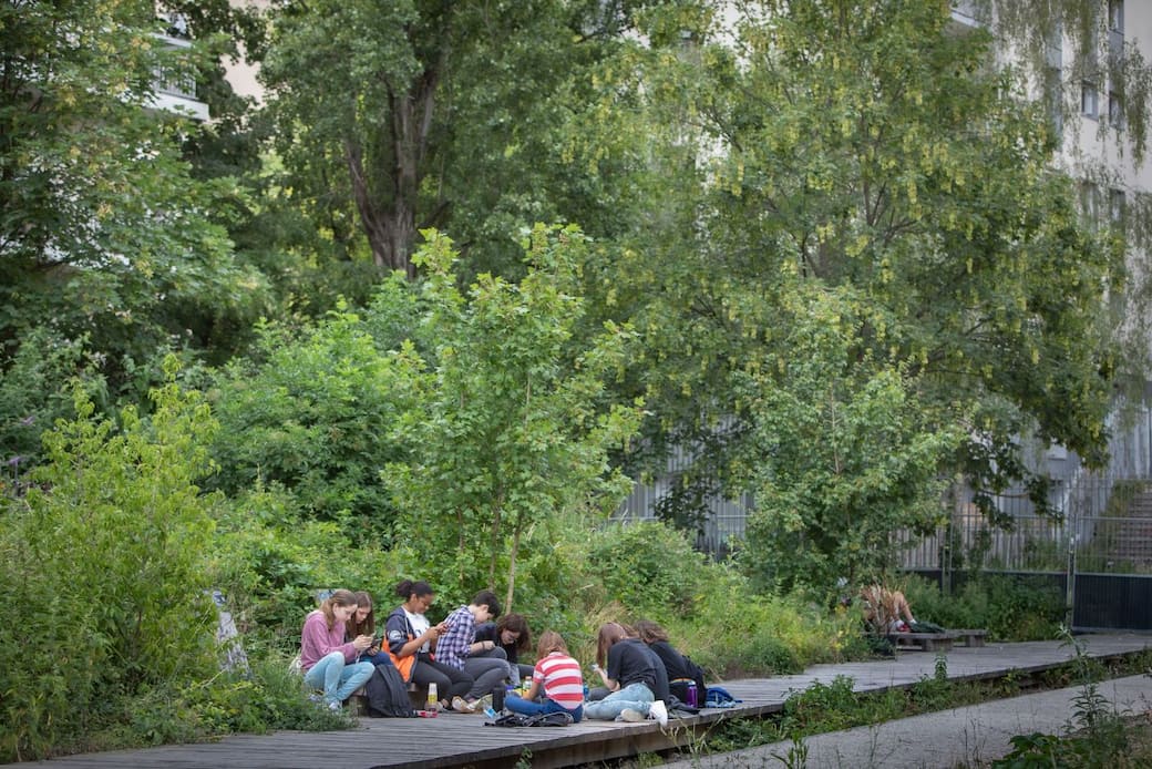 Wagon Landscaping, Wild Square - Petite Ceinture, 2021 - Paris, France. Photo ©Yann Monel