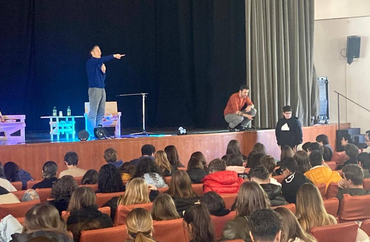 Pablo Trincia e Omar Schillaci al liceo Maior di Pescara Pablo Trincia e Omar Schillaci al liceo Maior di Pescara