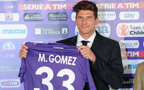 The new German forward of ACF Fiorenitna, Mario Gomez, poses for a photo during his official presentation in Florence, Italy, 15 July 2013.
ANSA/CARLO FERRARO