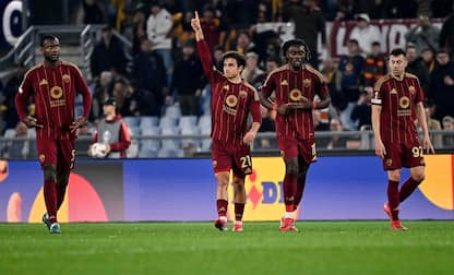 RomaÕs Paulo Dybala celebrates his goal with teammates during the Europa League playoff second leg soccer match between AS Roma and FC Porto at the Olimpico stadium in Rome, Italy, 20 February 2025. ANSA/RICCARDO ANTIMIANI