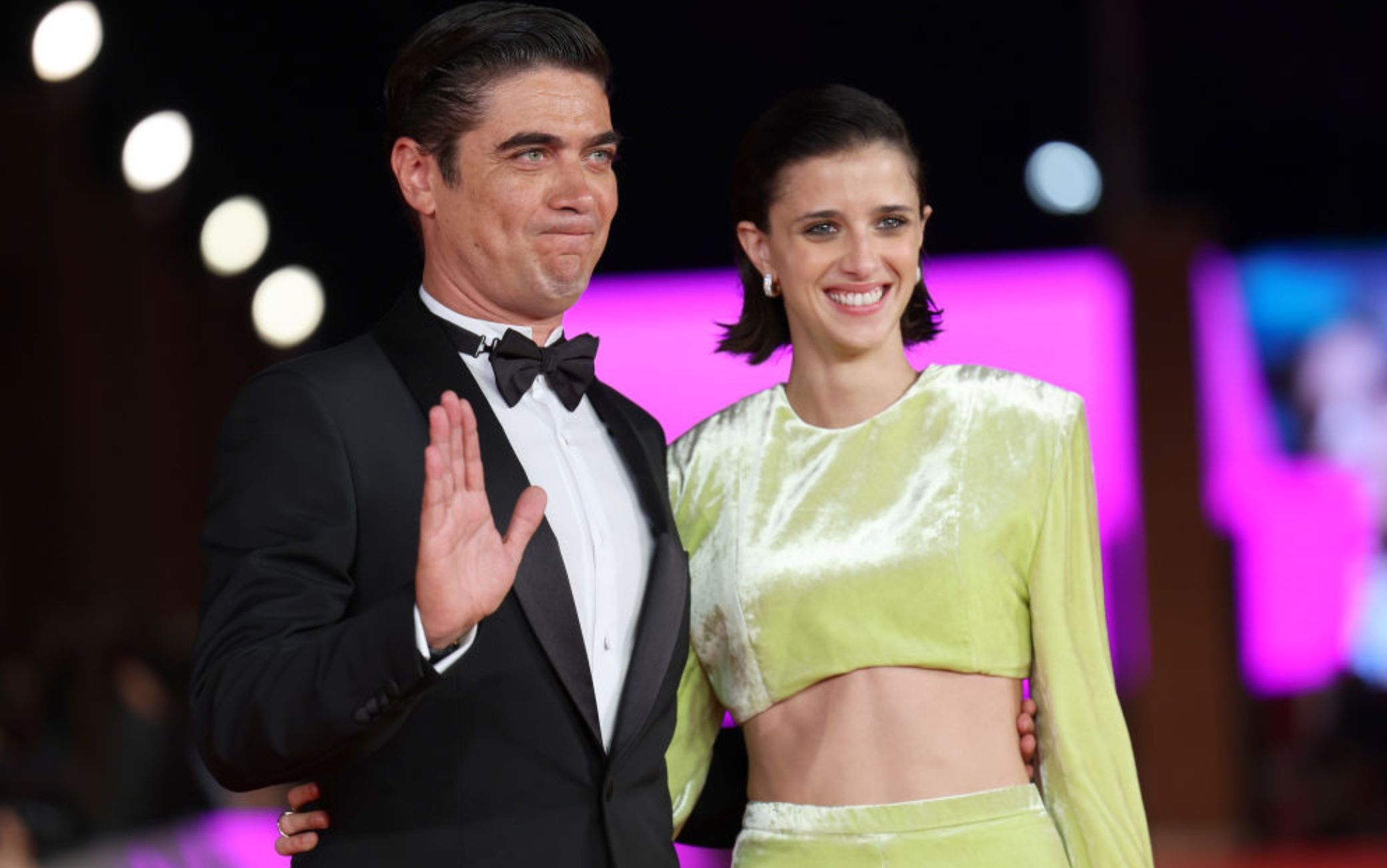 Riccardo Scamarcio e Benedetta Porcaroli, la storia della coppia in 8