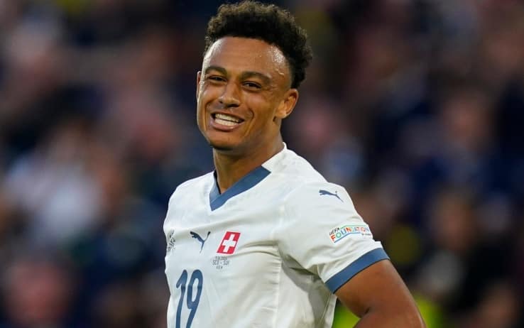 إنتر ميلان يراقب اللاعب ندوي في مباراة اسكتلندا ضد سويسرا