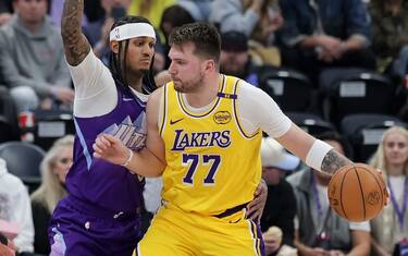 IL DEBUTTO CON I LAKERS