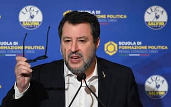 Il leader della Lega, Matteo Salvini, nel corso del suo intervento alla scuola di formazione politica della Lega. Roma, 25 febbraio 2024. (gestures, espressione)  ANSA/CLAUDIO PERI