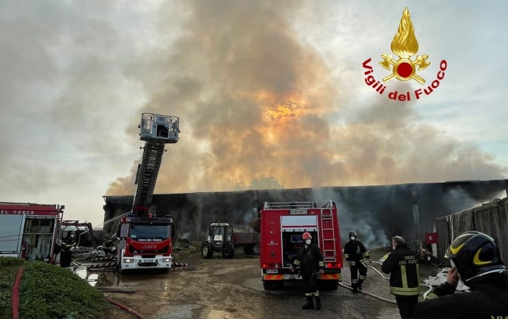 Incendio a Robecco sul Naviglio