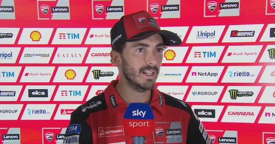 https://static.sky.it/editorialimages/3effab34d3c5f7907239bf7cfc8f2636791bdfbe/skysport/it/motori/motogp/video/2025/09/05/bagnaia-prove-libere-gp-barcellona-intervista-1033902/og_bagnaia_Screen_57.jpg?im=Resize,width=565