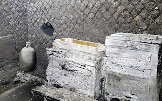 A HO picture provided by Culture Ministry shows cots with poor mattresses, some sideboards that kept some work tools, some amphorae, baskets and vases kept in a sort of storage shelf and visited by the inevitable rodents, also surprised by the eruption. Pompeii is not only the mirror of the magnificence with which the rich traders who lived there surrounded themselves, the excavations and the new casts made on the remains found also shed light on the situation of precariousness and subordination experienced by those who made possible the life full of comforts of the rich landowners .
ANSA/Ministero della Cultura +++ ANSA PROVIDES ACCESS TO THIS HANDOUT PHOTO TO BE USED SOLELY TO ILLUSTRATE NEWS REPORTING OR COMMENTARY ON THE FACTS OR EVENTS DEPICTED IN THIS IMAGE; NO ARCHIVING; NO LICENSING +++ NPK