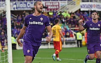 Fiorentina's Vitor Hugo (L) jubilates after scoring the goal during the Italian Serie A soccer match ACF Fiorentina vs Benevento Calcio at Artemio Franchi stadium in Florence, Italy, 11 March 2018.
ANSA/MAURIZIO DEGL'INNOCENTI