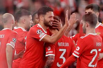 PORTO, PORTUGAL - MARCH 7: Goncalo Ramos of Benfica celebrates 3-0 with Alejandro Grimaldo of Benfica, Rafa Silva of Benfica, Antonio Silva of Benfica  during the UEFA Champions League  match between Benfica v Club Brugge at the Estadio Da Luz on March 7, 2023 in Porto Portugal (Photo by Eric Verhoeven/Soccrates/Getty Images)