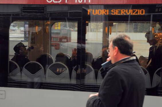 Incidente A Firenze Tram Deragliato Nessun Ferito Sky Tg24 Incidente A Firenze Tram Deragliato Nessun Ferito Sky Tg24