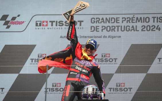No Campeonato de MotoGP de 2024, Jorge Martin venceu o Grande Prémio de Portugal em Portimão.  Destaques em vídeo da corrida