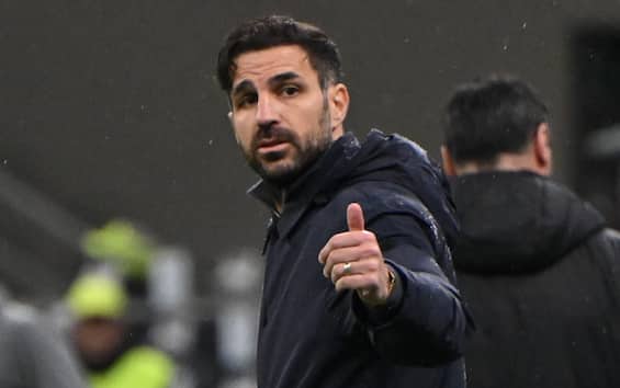 https://static.sky.it/editorialimages/3f7a40ccbc0385c9ff28dc807467932226d6e677/skysport/it/calcio/calciomercato/2025/06/04/inter-news-allenatore-diretta/fabregas_ipa.jpg?im=Resize,width=565