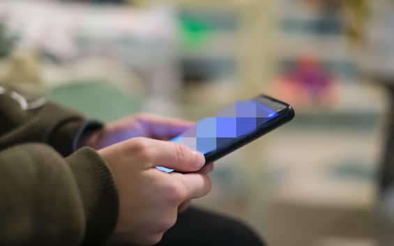 Impatto degli smartphone e social media sul rendimento scolastico: uno studio italiano rivela la verità