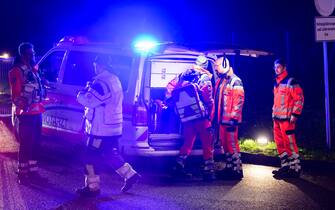 05 January 2024, Lower Saxony, Uelzen: Emergency services are responding to a fire at the hospital. The fire broke out on the third floor of the hospital late on Thursday evening. One person died and 22 others were injured, six of them seriously. Photo: Philipp Schulze/dpa (Photo by Philipp Schulze/picture alliance via Getty Images)