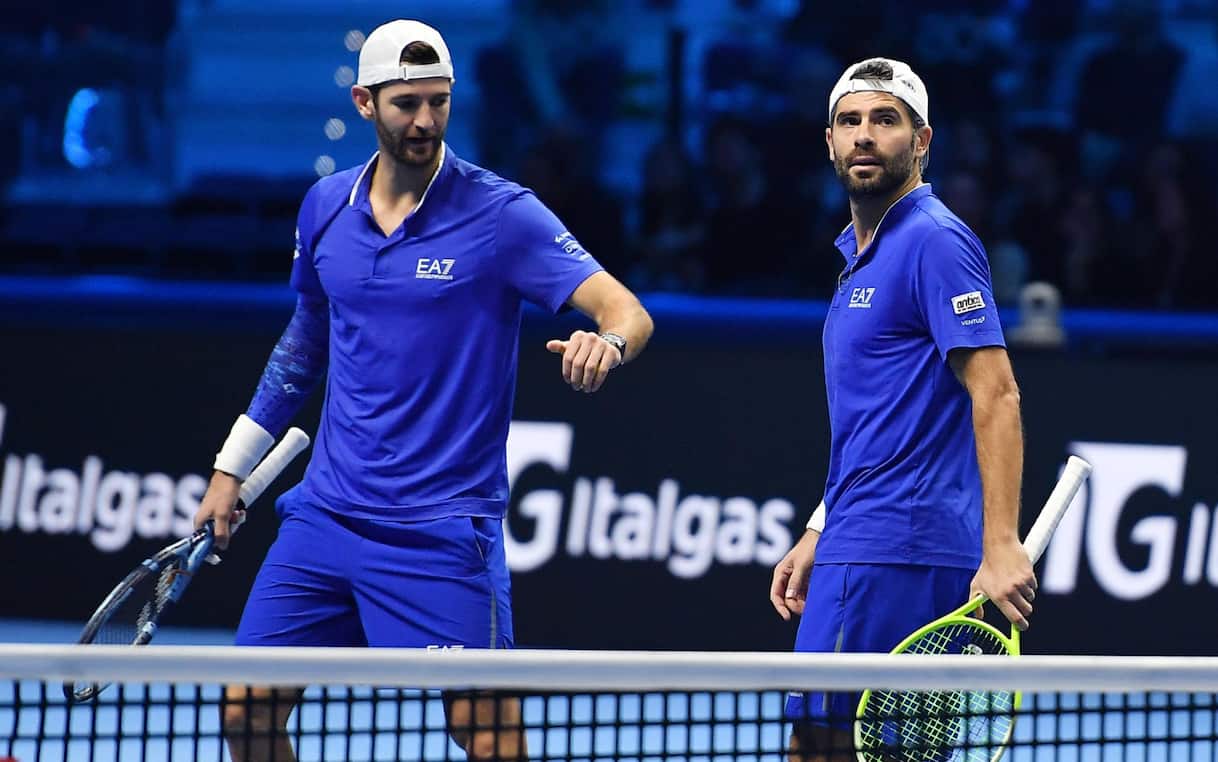 https://static.sky.it/editorialimages/3fe1142ddab4f72ca0d24b8de885b7bc3fcb1dd0/skysport/it/tennis/2025/11/13/bolelli-vavassori-atp-finals-2025-doppio-risultato/bolelli_vavassori_ansa_2.jpg?im=Resize,width=1218