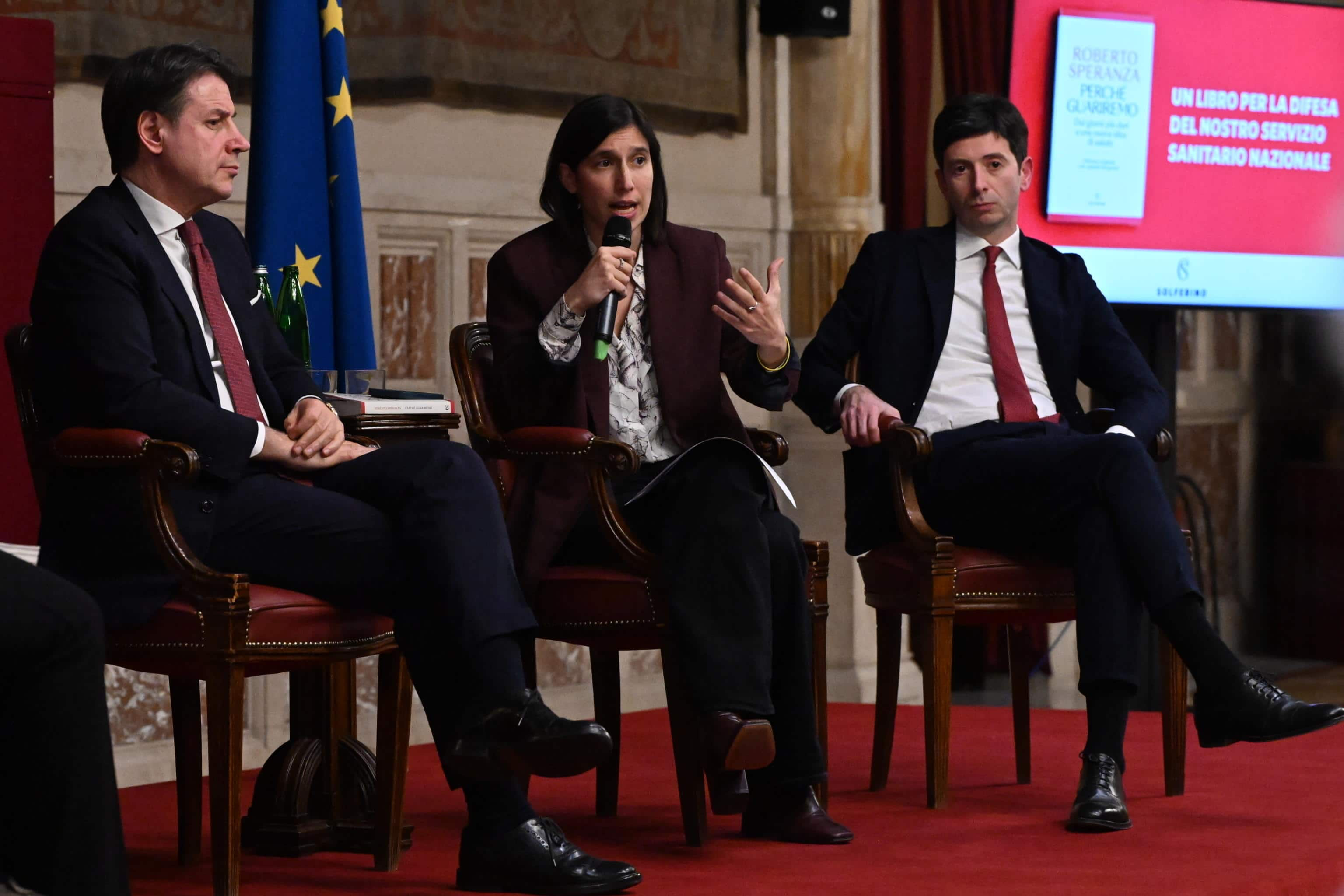 (da sinistra) Giuseppe Conte, Elly Schlein e Roberto Speranza, nel corso della presentazione del libro "Perché guariremo, dai giorni più duri a una nuova idea di salute" di Roberto Speranza a Montecitorio, Roma, 30 gennaio 2024.
ANSA/MAURIZIO BRAMBATTI