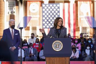 “L’aggressione alla nostra libertà di votare sarà avvertita da ogni americano in ogni comunità”. Lo ha detto la vicepresidente Kamala Harris