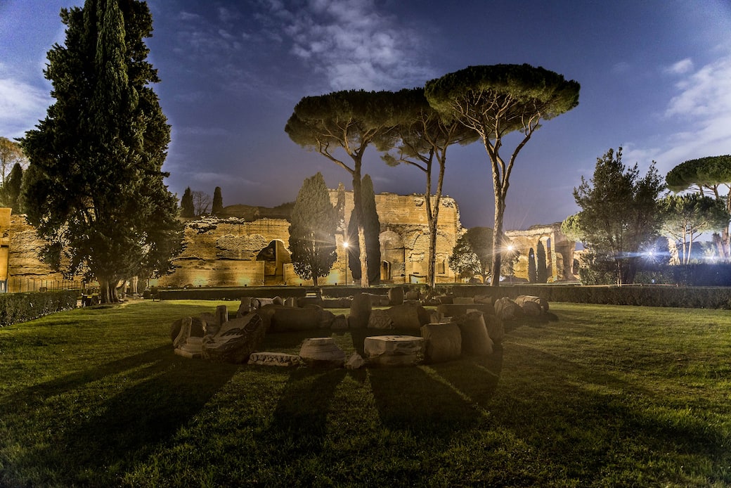 Terme_di_Caracalla_notturno_photo_Enzo_Giovinazzo_Fabio_Caricchia.jpg