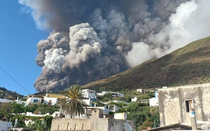 Stromboli, la Protezione civile alza l’allerta da arancione a rossa