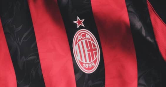 Fuoco e fiamme sulla nuova maglia del Milan
