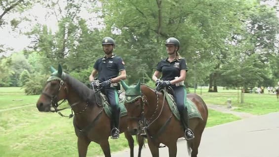 milano avviato servizio polizia a cavallo nelle aree verdi