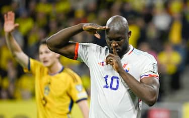 epa10541518 Belgium's Romelu Lukaku celebrates with a gesture after scoring the 0-1 goal during the UEFA EURO 2024 qualification soccer match between Sweden and Belgium, in Stockholm, Sweden, 24 March 2024.  EPA/Anders Wiklund  SWEDEN OUT