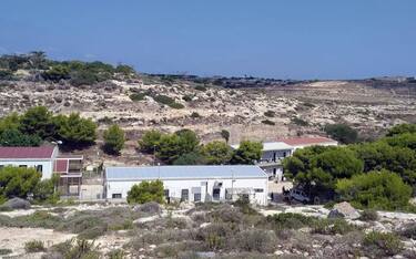Una veduta dell'hotspot di Lampedusa, 16 settembre 2019.  
ANSA/STRINGER