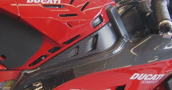 https://static.sky.it/editorialimages/4136868471908324a541b46f1db1f927f349f9fc/skysport/it/motori/motogp/video/2025/07/11/bagnaia-ducati-telaio-nuovo-gp-germania-video/ducati_bagnaia_og.jpg?im=Resize,width=565