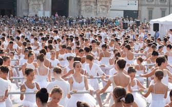 ondance milano roberto bolle piazza duomo ballo in bianco