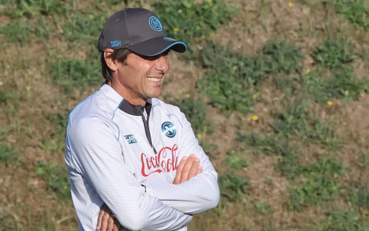 https://static.sky.it/editorialimages/4175bbcefa276efd86f4df75fb85cc4388d58916/skysport/it/calcio/serie-a/video/2025/11/17/conte-napoli-allenamento-video-1052597/antonio_conte_castel_volturno_getty.jpg?im=Resize,width=1218