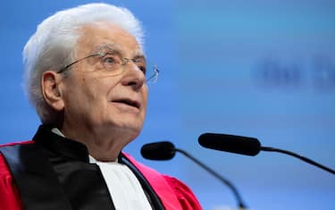 Il presidente della Repubblica, Sergio Mattarella, in occasione della cerimonia di consegna dell onorificenza accademica di Dottore Honoris Causa dall Università di Marsiglia, 05 febbraio 2025.
ANSA/UFFICIO STAMPA QUIRINALE/FRANCESCO AMMENDOLA
+++ ANSA PROVIDES ACCESS TO THIS HANDOUT PHOTO TO BE USED SOLELY TO ILLUSTRATE NEWS REPORTING OR COMMENTARY ON THE FACTS OR EVENTS DEPICTED IN THIS IMAGE; NO ARCHIVING; NO LICENSING +++ NPK +++