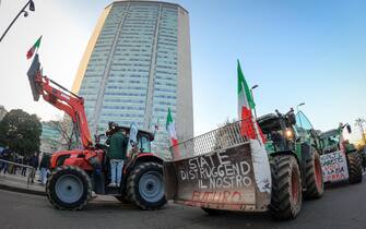 L’arrivo dei trattori davanti al Pirellone