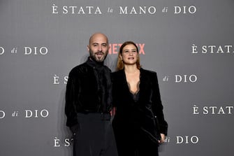 NAPLES, ITALY - NOVEMBER 16: Giuliano Sangiorgi and Ilaria Macchia attend the red carpet for the Italian premiere of "The Hand Of God" at Cinema Metropolitan on November 16, 2021 in Naples, Italy. (Photo by Ivan Romano/Getty Images for Netflix)