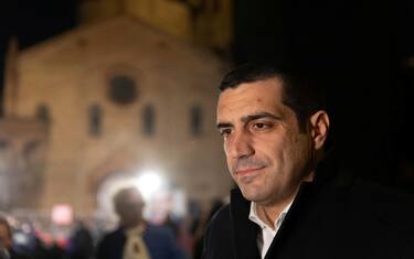 Michele de Pascale con llo sfondo di piazza Santo Stefano Bologna/ 15 novembre 2024 ANSA/MAX CAVALLARI