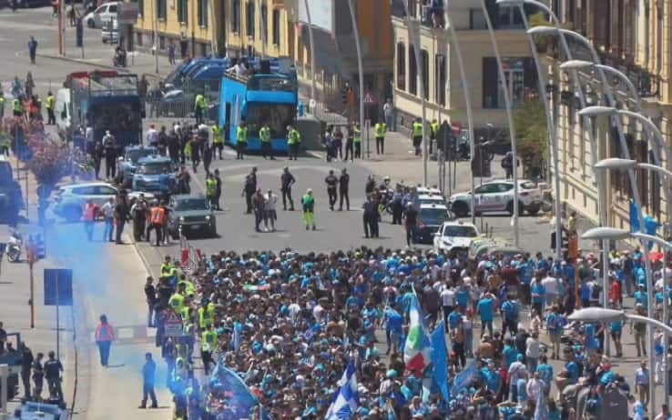 Napoli, i tifosi già sul lungomare