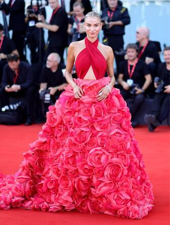 12-rose-bertram-venezia-red-carpet-getty - 1