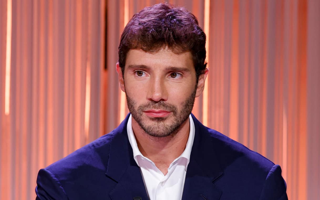 Milano, rubato l’orologio a Stefano De Martino con "trucco specchietto"